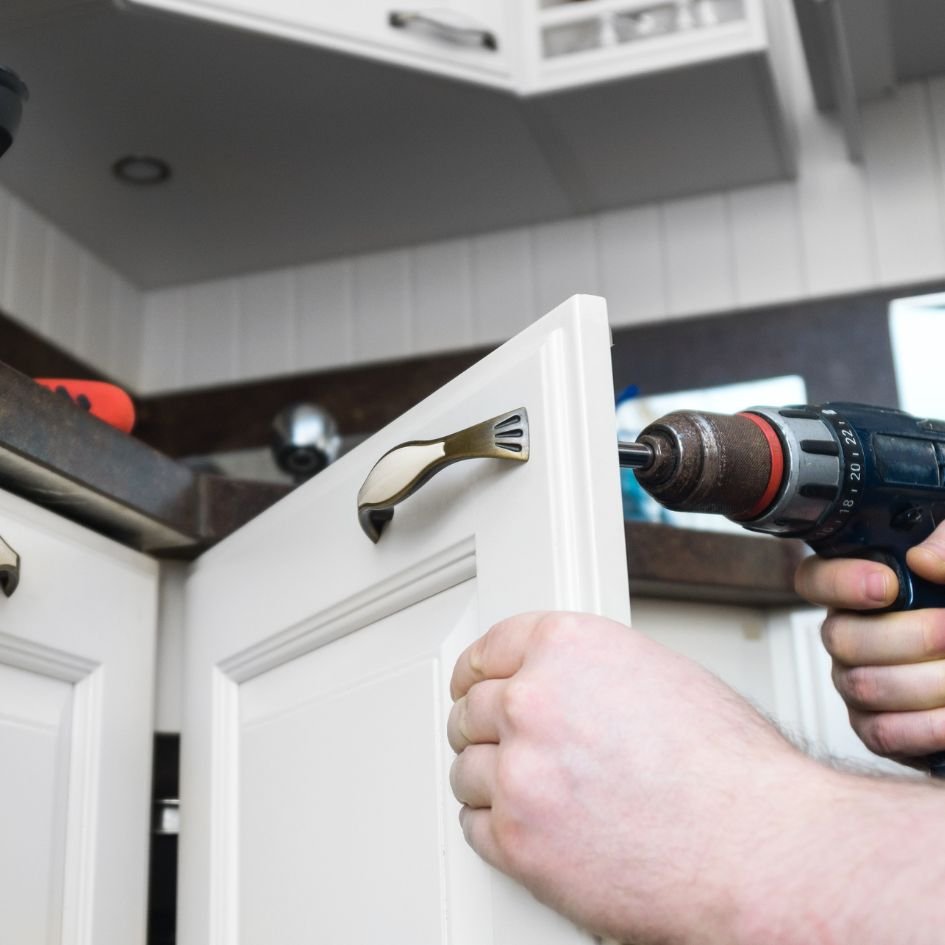 فك وتركيب الاثاث